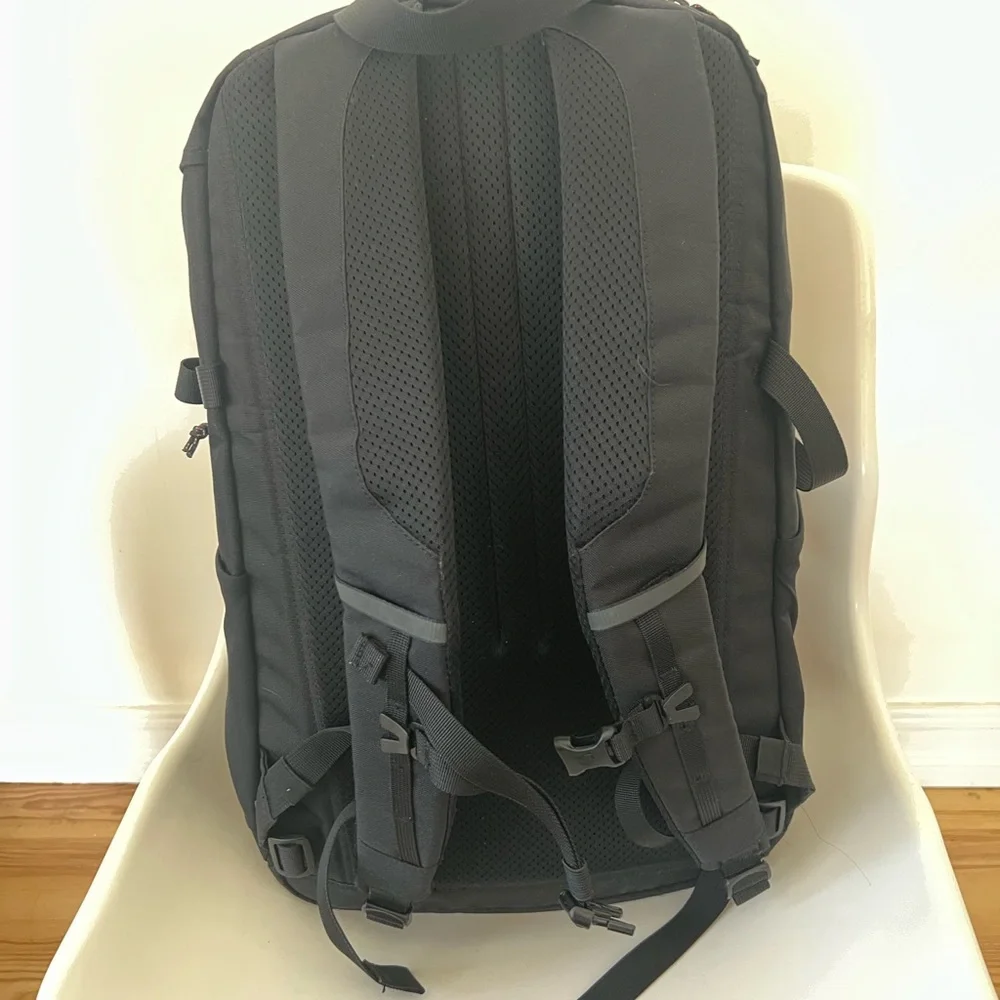Fjallraven Black Backpack with Red Emblem - Picture 3 of 5